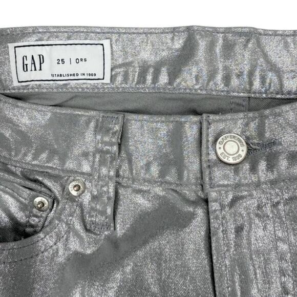 NWT GAP 11.5" Mid Rise Metallic Longline Denim Shorts Size 25 Silver - Picture 4 of 6